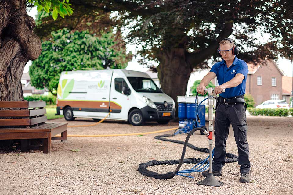 Specialist in bodemverbetering bij bomen: We optimaliseren de bodem met natuurlijke bemestingsgranulaten en vloeistoffen